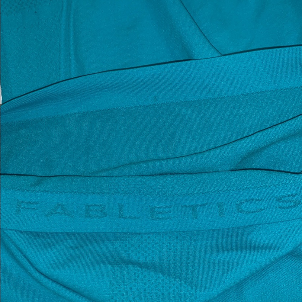 Fabletics tank - Picture 2 of 3